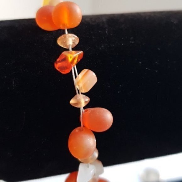 Wire orange lampwork frosted glass beaded bracelet - Picture 5 of 7